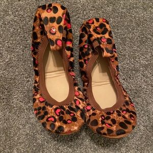 Animal print foldable flats